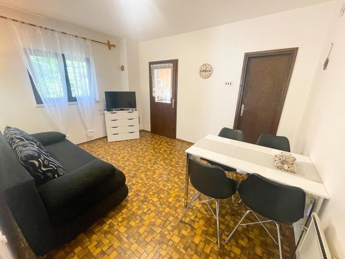 Apartmani Irena Jadranovo Kültér fotó